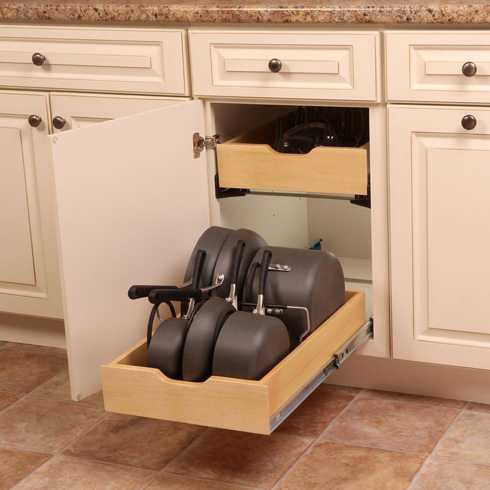 چیدمان ظروف، قابلمه و تابه داخل کابینت به وسیله اکسسوری کشویی